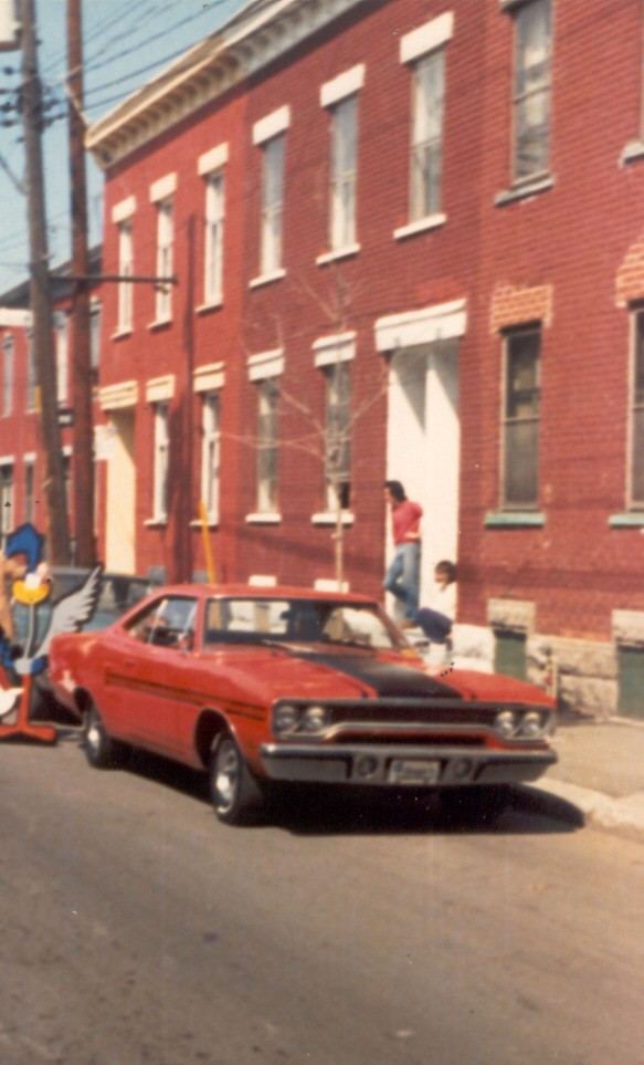 dodge - Serie: Des Dodge intéressant qui ont été  a vendre ici au Québec 70s 80s - Page 3 Plymou10