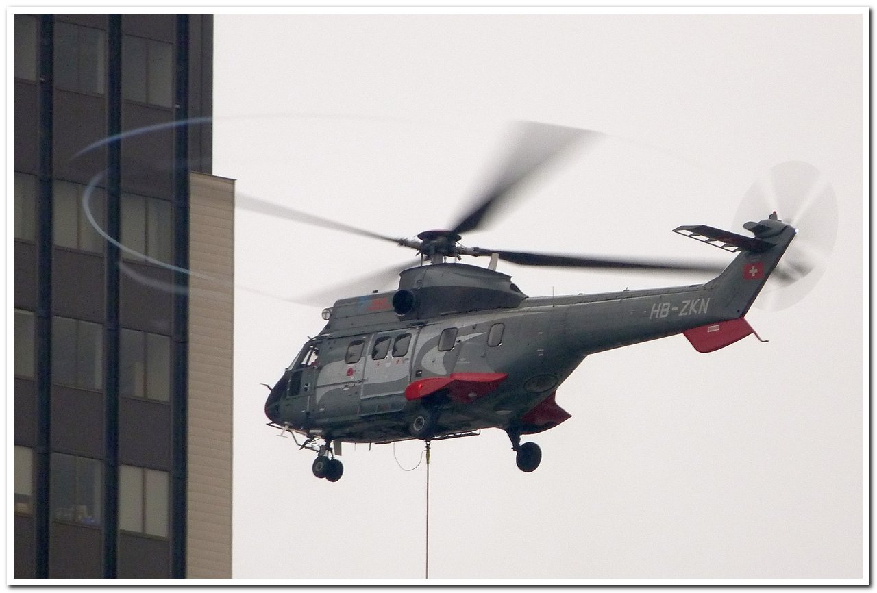  [23/11/2014] Super Puma (HB-ZKN) SAF international ex: Eagle Helicopter P1170510