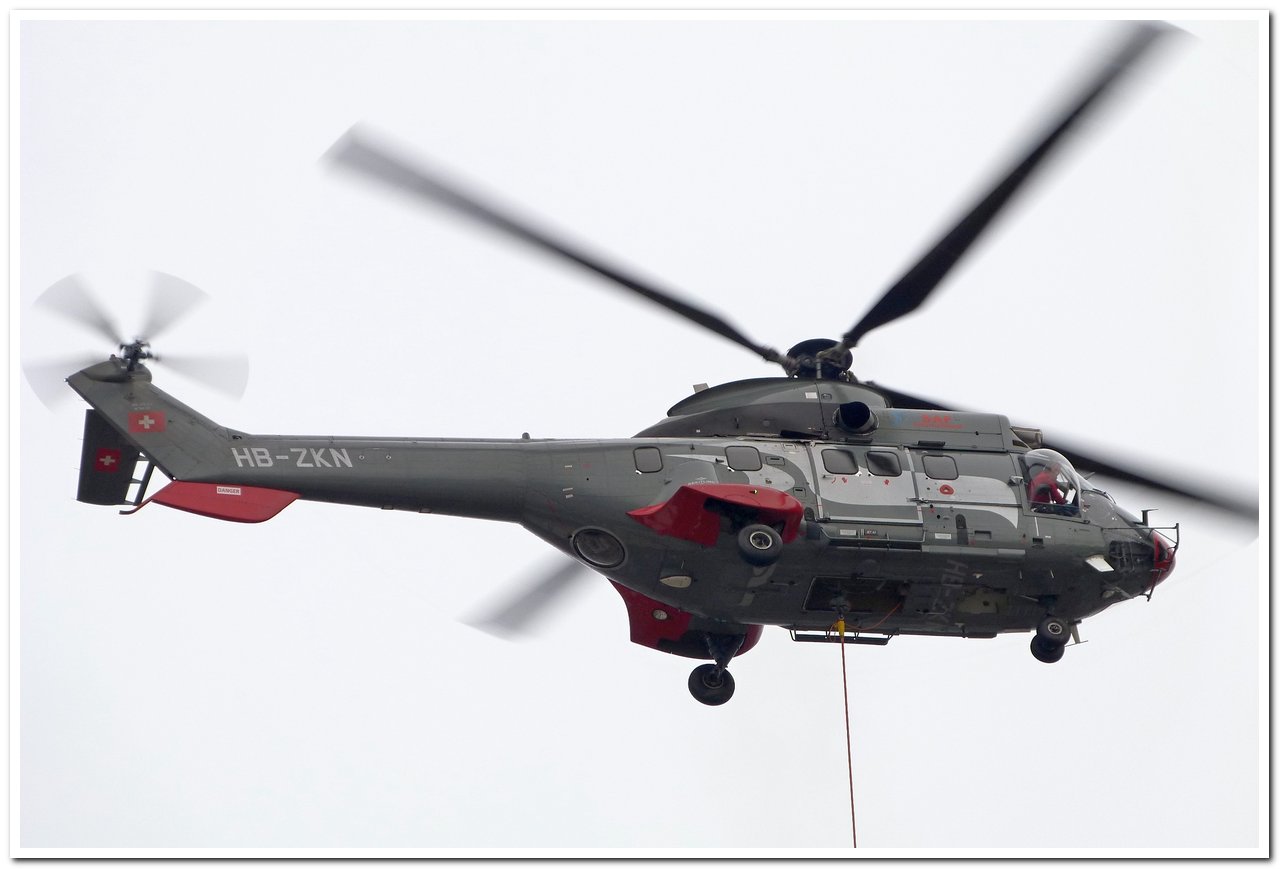  [23/11/2014] Super Puma (HB-ZKN) SAF international ex: Eagle Helicopter P1170513