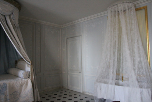 Les salles-de-bains de Marie-Antoinette à Versailles Sdb2ma17