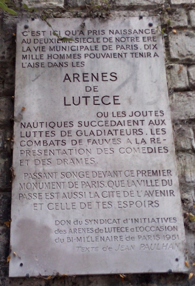 Amphithéâtres romains : "du pain et des jeux" Paris_10