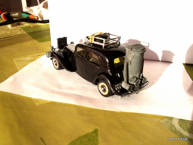 CITROEN 11 CV gazogène 1/48 11cv_g18