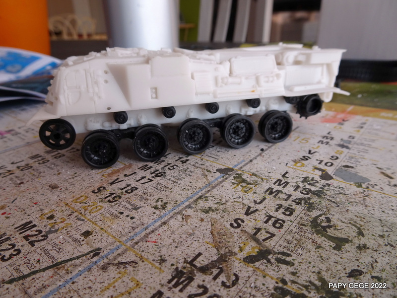 AMX 30 PLUTON Gazoline au 1/48 A30pl_23