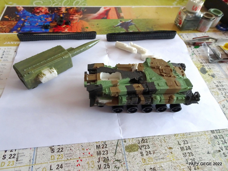 AMX 30 PLUTON Gazoline au 1/48 A30pl_26