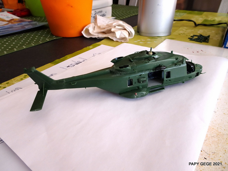 HELICOPTERE NH 90 TTH au 1/72 base Revell Nh90tt45