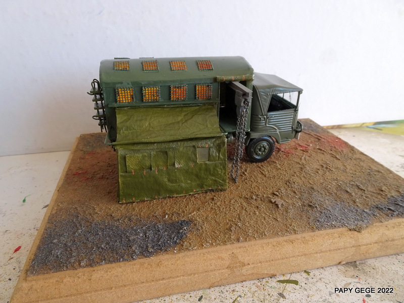 SIMCA F 594 WHL caisse type M59 ATELIER AU 1/43 Simate45