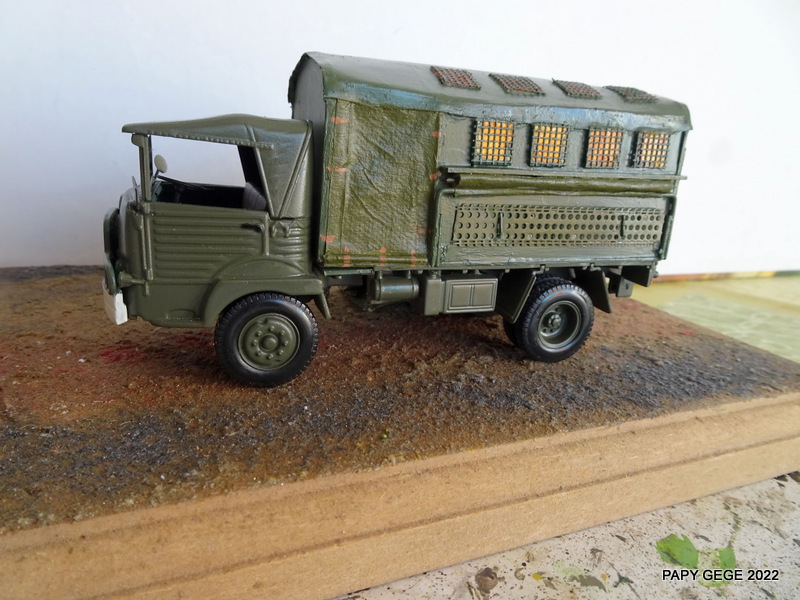 SIMCA F 594 WHL caisse type M59 ATELIER AU 1/43 Simate47