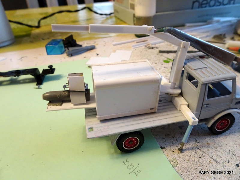 UNIMOG TRANSPORT DE DRONE base Solido au 1/50 Unidro29