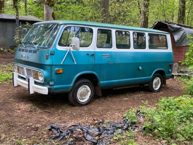 1969 108 Sportvan in OR. 28941910