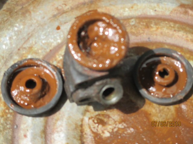 Unexpected Rear brake cylinder size Img_0635