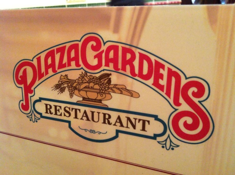 Plaza Gardens Restaurant (Disneyland Parc) - Page 3 10685610