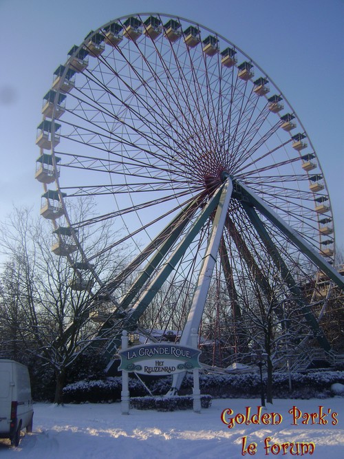 EXCLU: photos walibi sous la neige Walibi33