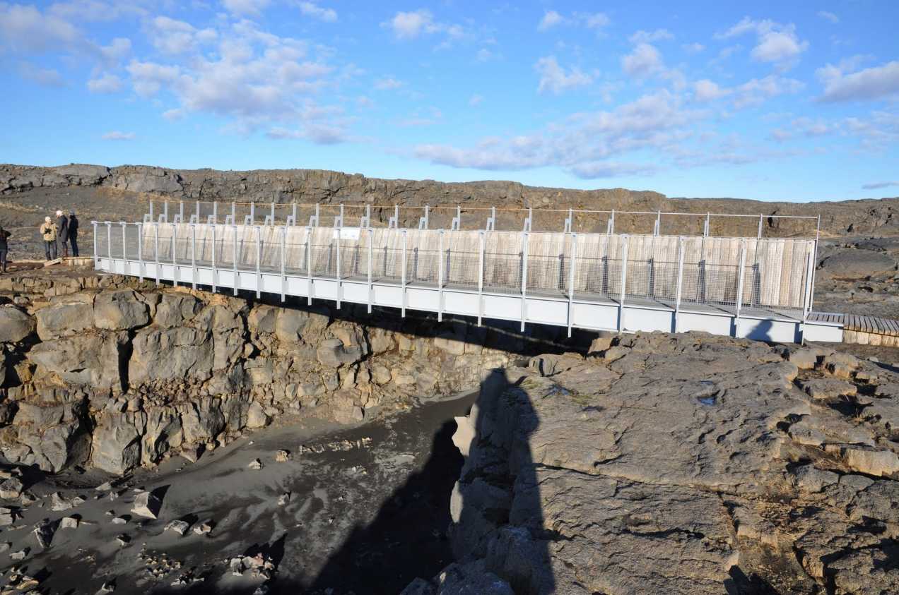 Un pont (Miolina bridge)  entre l'Europe et l'Amérique - Islande 2014-138