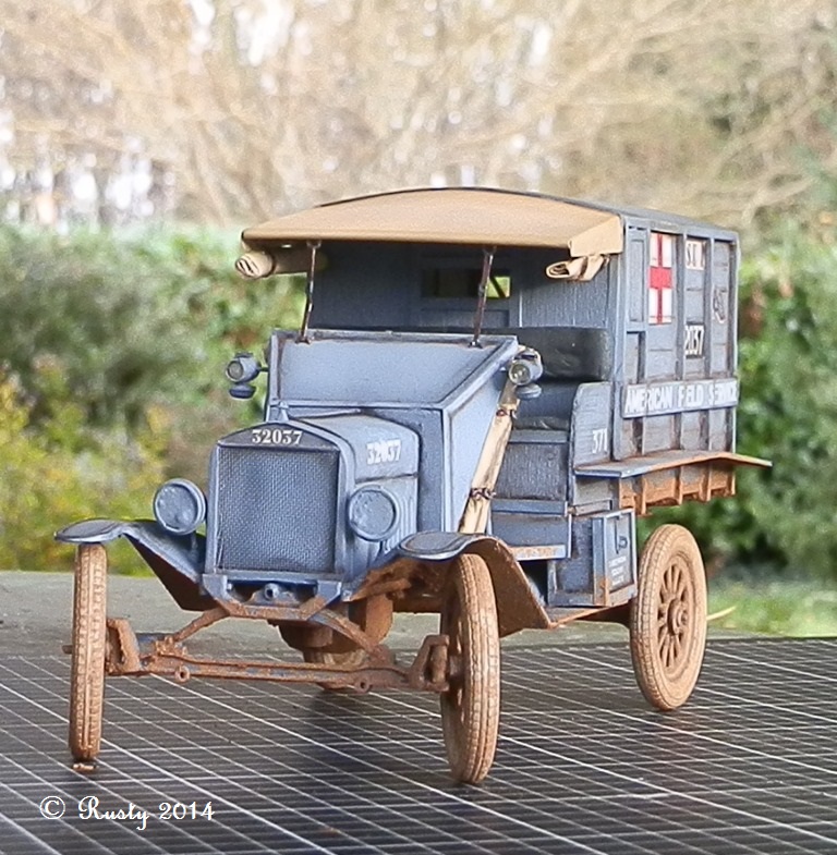 FORD T 1917 Ambulance [1/16 ACADEMY + Scratch] - Page 12 Pb300918