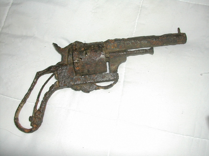 Revolver type Lefacheux de fouille Dscn7410
