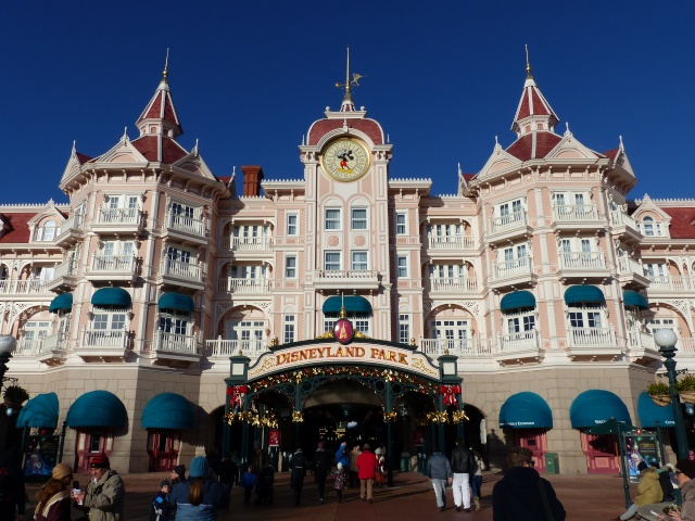 TR séjour magique & topissime à Disneyland Paris - Sequoia Lodge (GFC) - du 17/12/13 au 20/12/13 [Saison 3 Terminée - Épisode 11 – Épisode final !  posté le 25/11/2014 !] - Page 25 P1020212