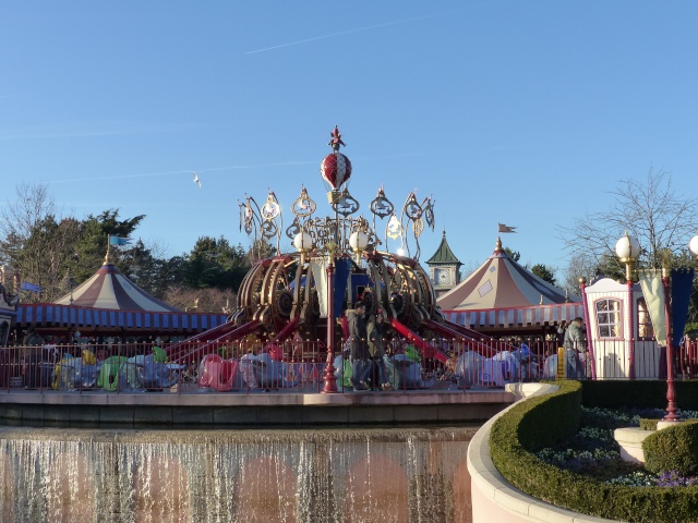 TR séjour magique & topissime à Disneyland Paris - Sequoia Lodge (GFC) - du 17/12/13 au 20/12/13 [Saison 3 Terminée - Épisode 11 – Épisode final !  posté le 25/11/2014 !] - Page 25 P1020417