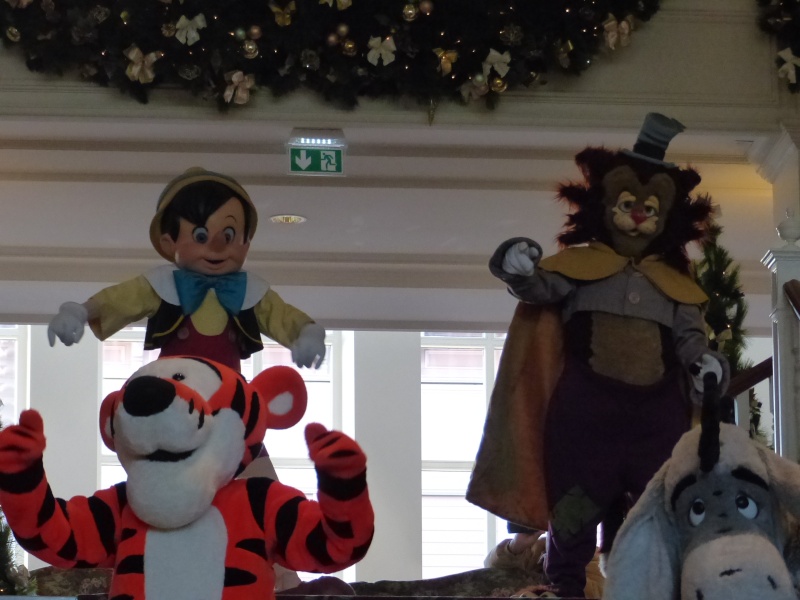 TR séjour magique & topissime à Disneyland Paris - Sequoia Lodge (GFC) - du 17/12/13 au 20/12/13 [Saison 3 Terminée - Épisode 11 – Épisode final !  posté le 25/11/2014 !] - Page 25 P1020429