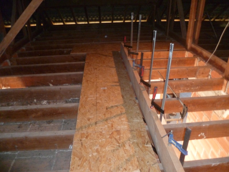 escalier en construction dans le hangar des Staubs Prypar10