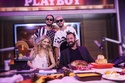 photos: Bill et Tom au "Playboy Morning Show" à Los Angeles, aux USA (20.11.14) 3_111