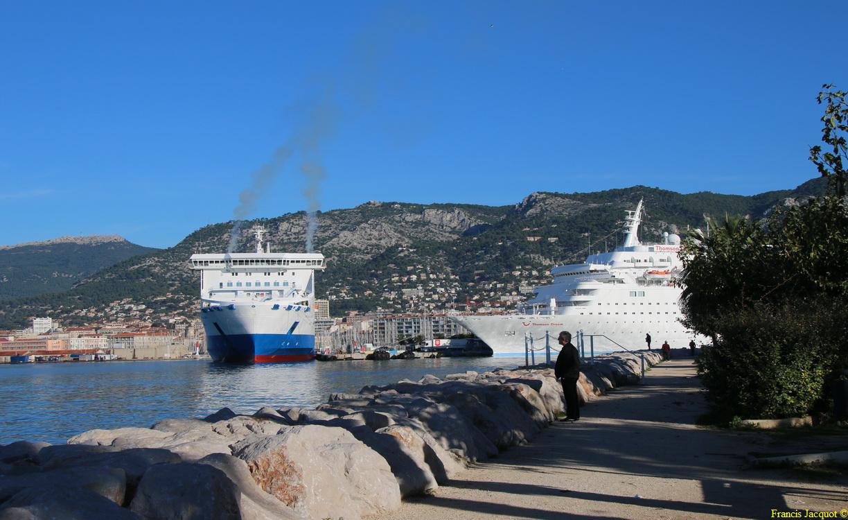 [Les ports militaires de métropole] Port de Toulon - TOME 1 - Page 8 0111