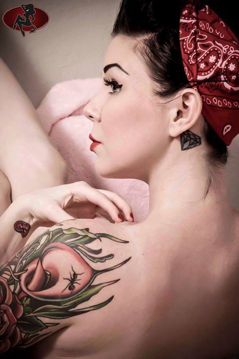 pin up et belle fille page 1 - Page 40 10501810