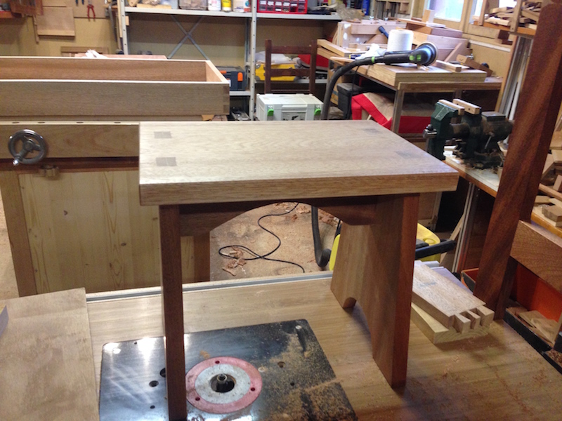 Un petit bureau pour enfant. Banc10