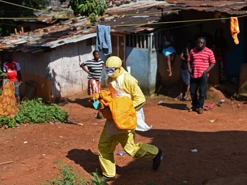 فيروس "إيبولا" القاتل يحصد مزيدا من الأرواح و يتجاوز سقف 5160 حالة وفاة World-10