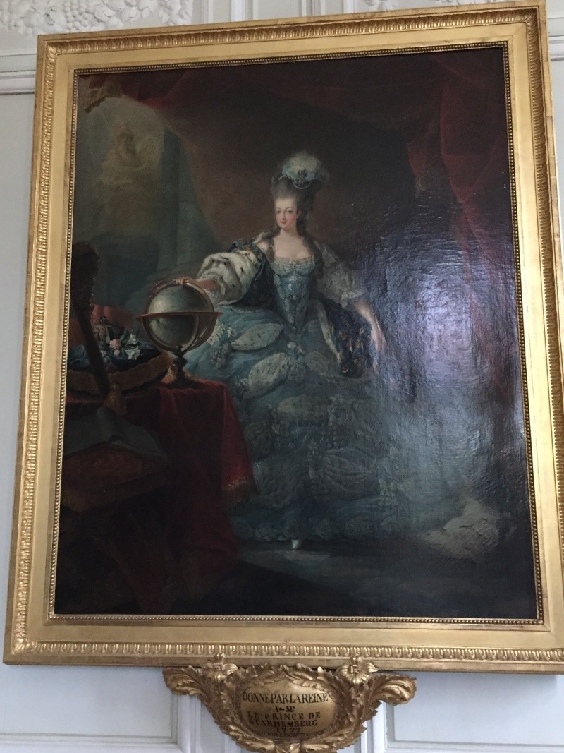 Marie-Antoinette en grand habit de cour (1775), par et d'après Jean-Baptiste-André Gautier Dagoty Img_5810