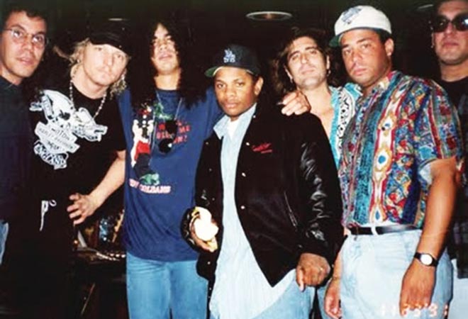 Podcast: Slash regrets nights GNR didn't answer bell