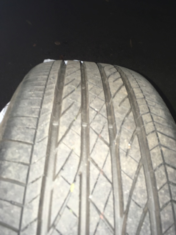 Vends pneu Bridgestone Dueler HP Sport AS 75300c10