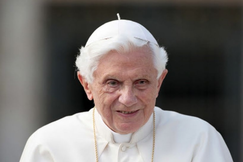 Jos. Ratzinger désavoue sa prise de position prise en faveur de la Communion aux divorcés-remariés ! Topic11