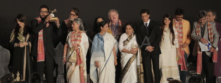  Tout va bien entre SRK et Jaya! Film_f29
