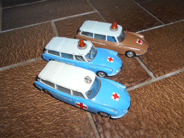 C.I.J. Ref.: 3/41 - Citroën ID Ambulance Croix Rouge Dscn6514