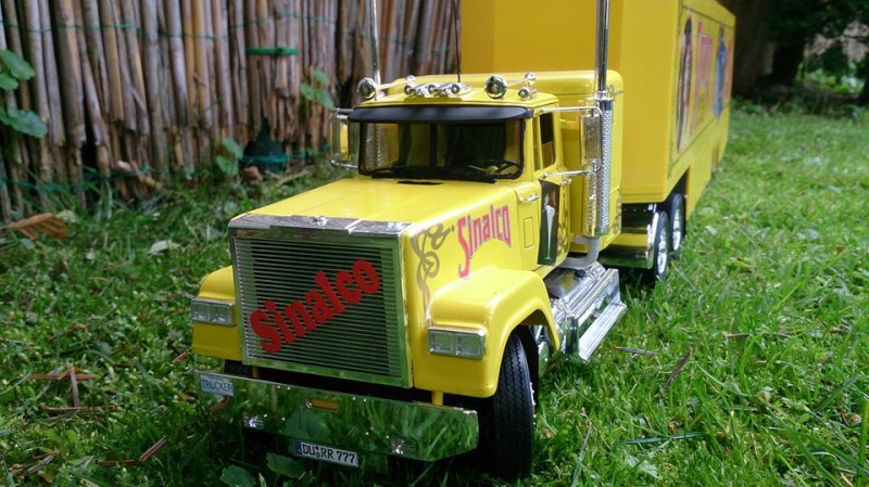 Revell Sinalco Show-Truck 10615910