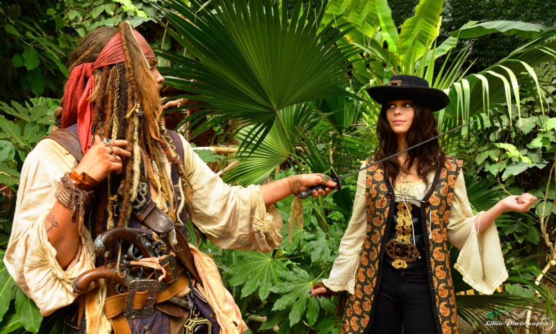 [Costumes] Capitaine Jack Sparrow & Angélica - Page 3 10495310