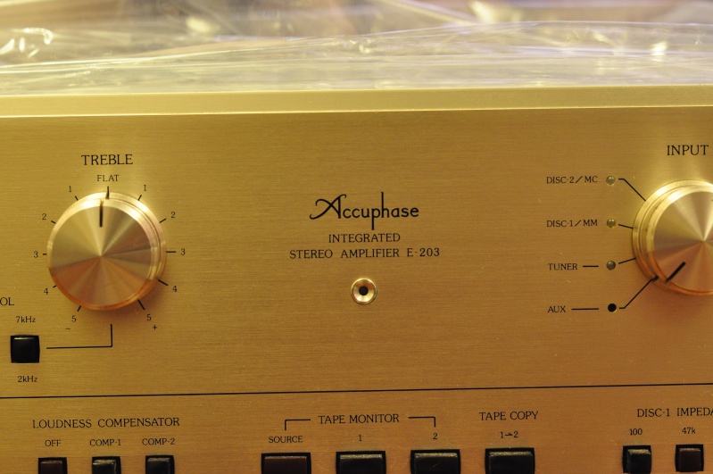 Accuphase E203 integrated amp (used) sold Dsc_0114