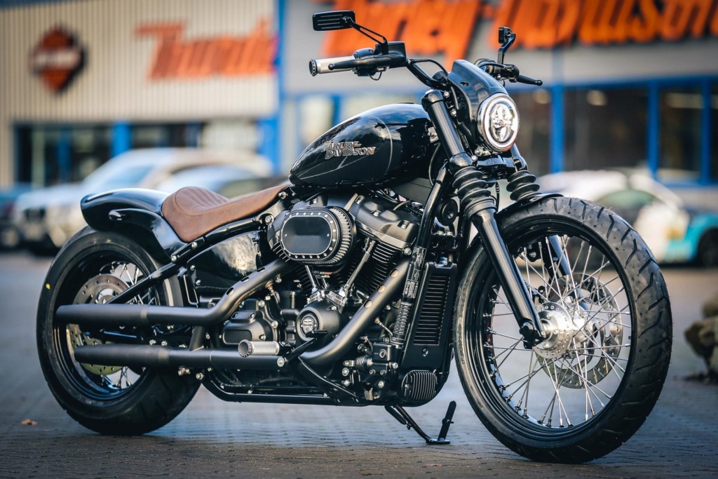 Et un Street bob un ! Thunde10