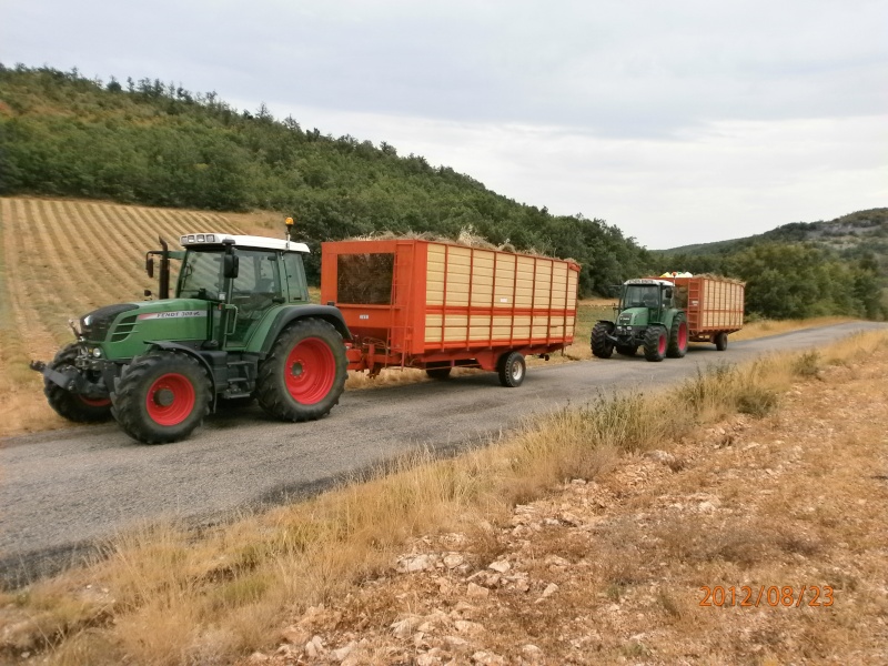 Photos de vos tracteurs - Page 13 2012_710