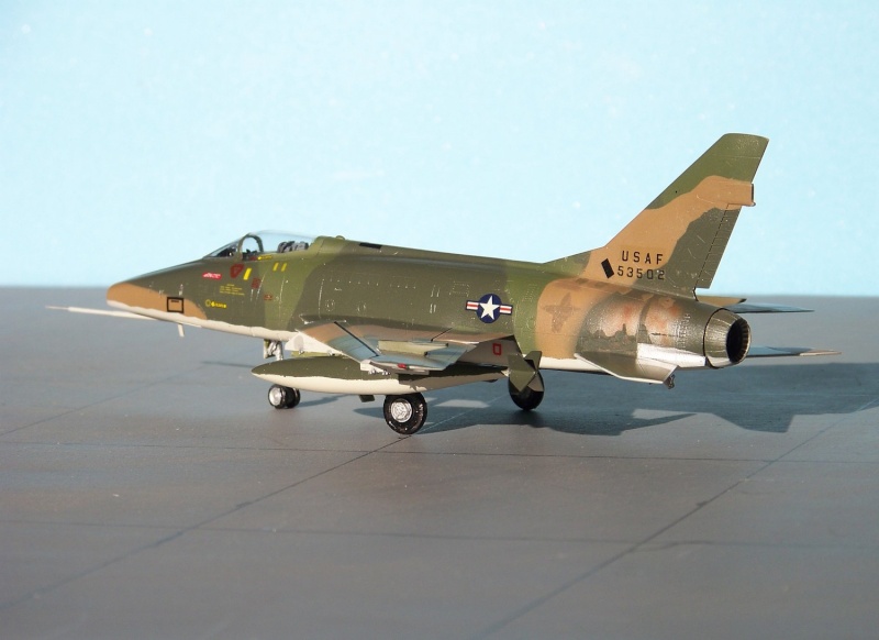 [Hasegawa] 1/72 - North American F-100D Super Sabre - EC 3/11 "Corse"   (f100) North_15