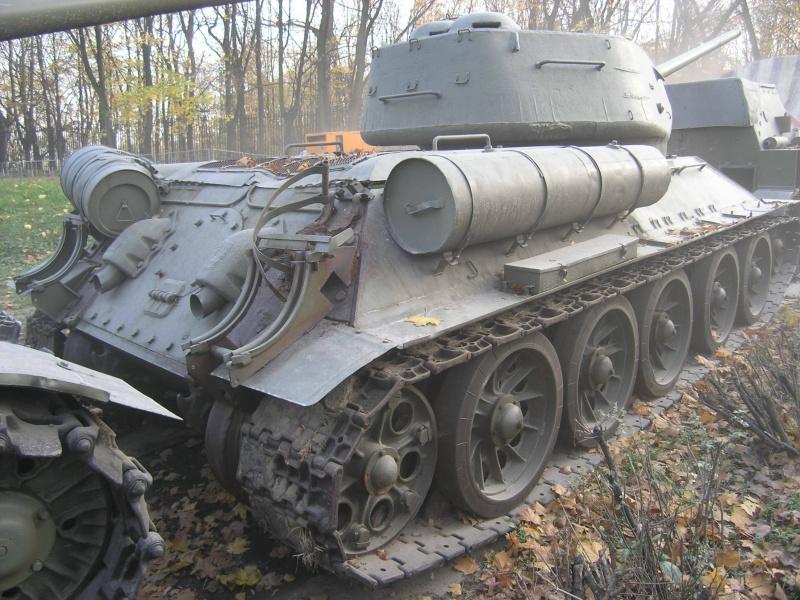 T 34-85  mod.1944 T-34_810