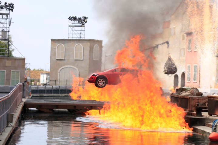 Moteurs… Action ! accueille Flash McQueen (à partir du 6 avril 2011) - Page 15 2010-013