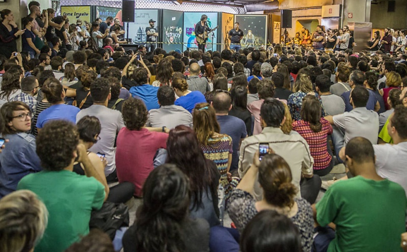 11/27/14 - São Paulo, Brasil, Estação Paraíso do Metro 1416