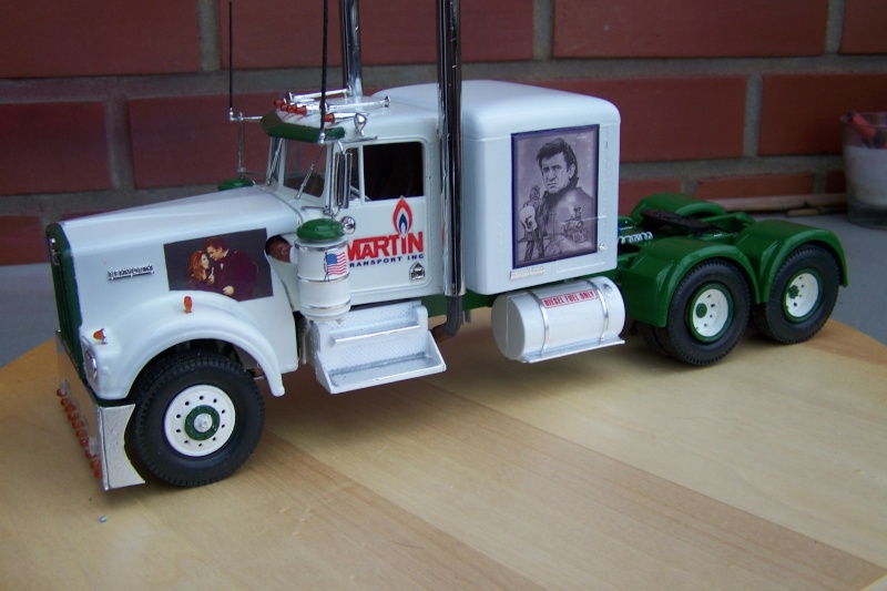 Kenworth W-900 mit Johnny Cash Decals 100_3811