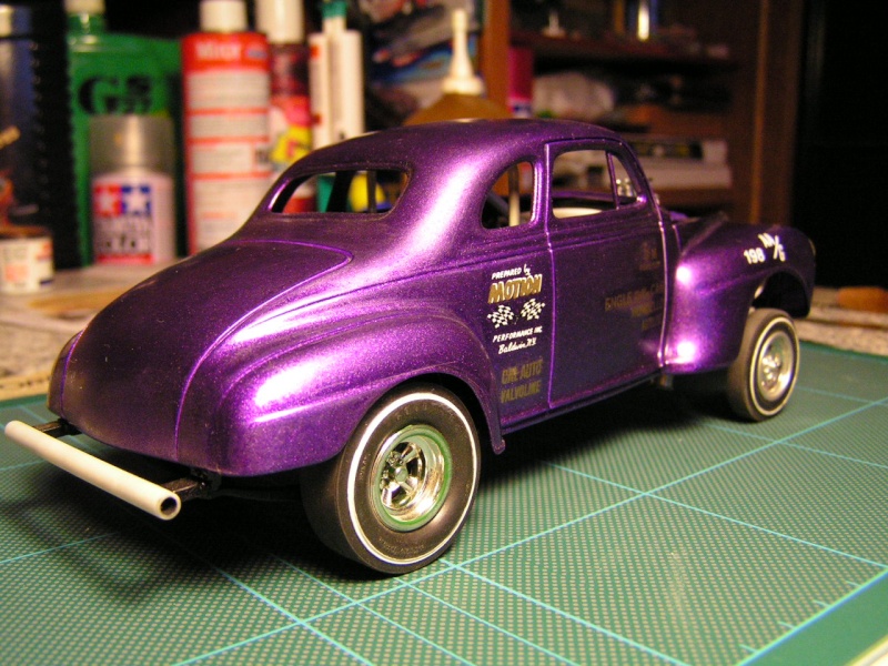 '41 Plymouth Gasser "Craving for Kryptonite" (AMT) [Terminé] Plymga12