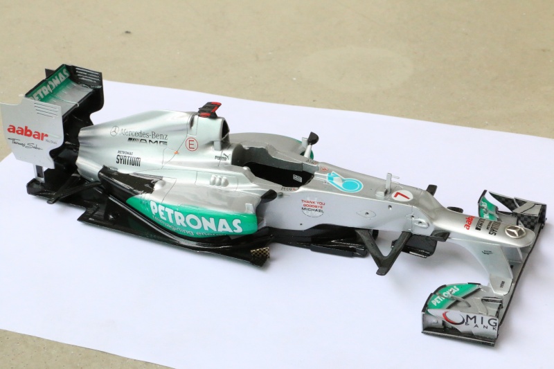 Mercedes MGP W03 monopost 1/20e - Page 6 Img_1813