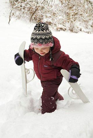 Снимки децата и снега 14637510