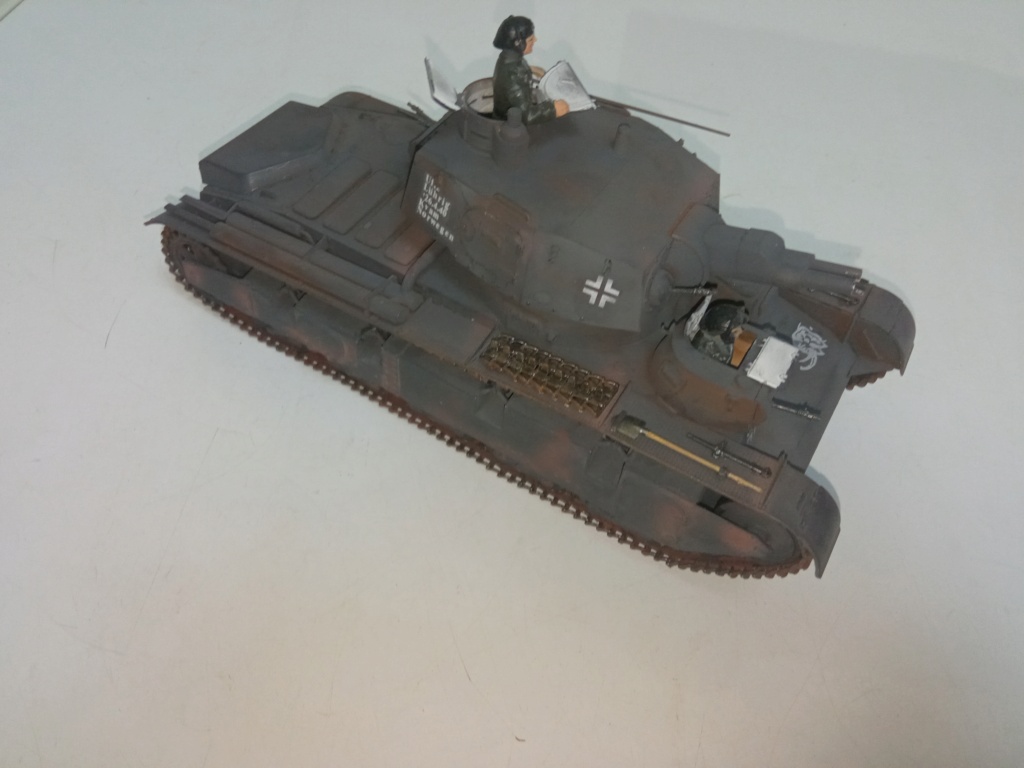 Tank German Neubaufahrzeug N.r . 3-5 1/35 Img_2425