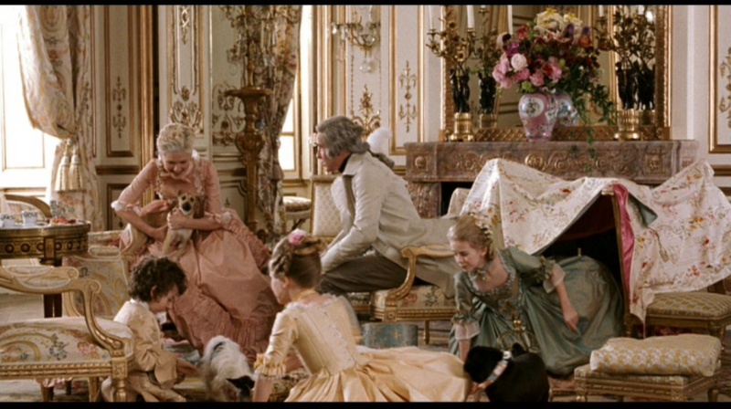 Marie Antoinette avec Kirsten Dunst (Sofia Coppola) - Page 2 Marie210