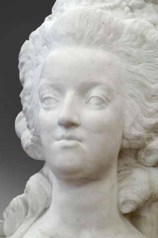 Les bustes de Marie-Antoinette par Boizot - Page 2 Zzzz1010